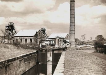 The view of Wollaton Colliery and Lock 19 of the Nottingham Canal